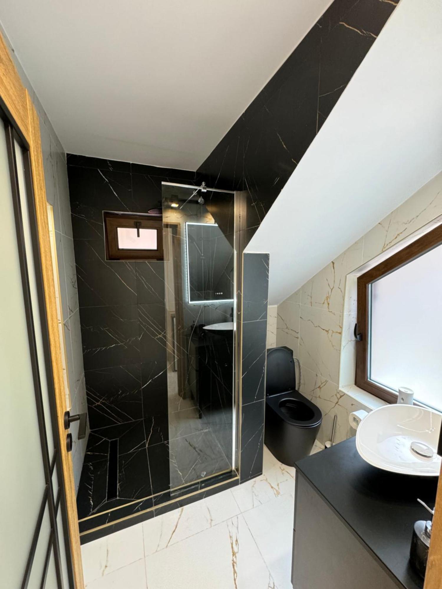 Iasi Ultra Central Apartment Self Check-In Екстер'єр фото